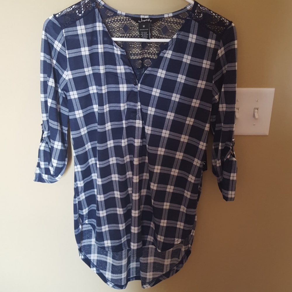 Plad shirt.